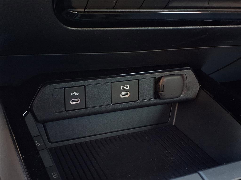 Certified 2025 Toyota Prius Plug-In Hybrid image 11