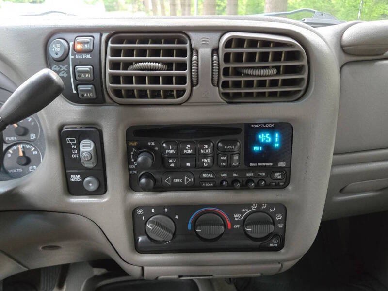 Used 2001 Chevrolet Blazer LT AWD/4WD image 20
