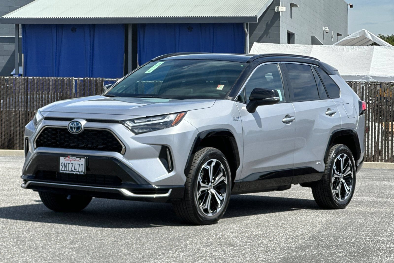 Used 2024 Toyota RAV4 XSE w/ Weather Package AWD/4WD image 9