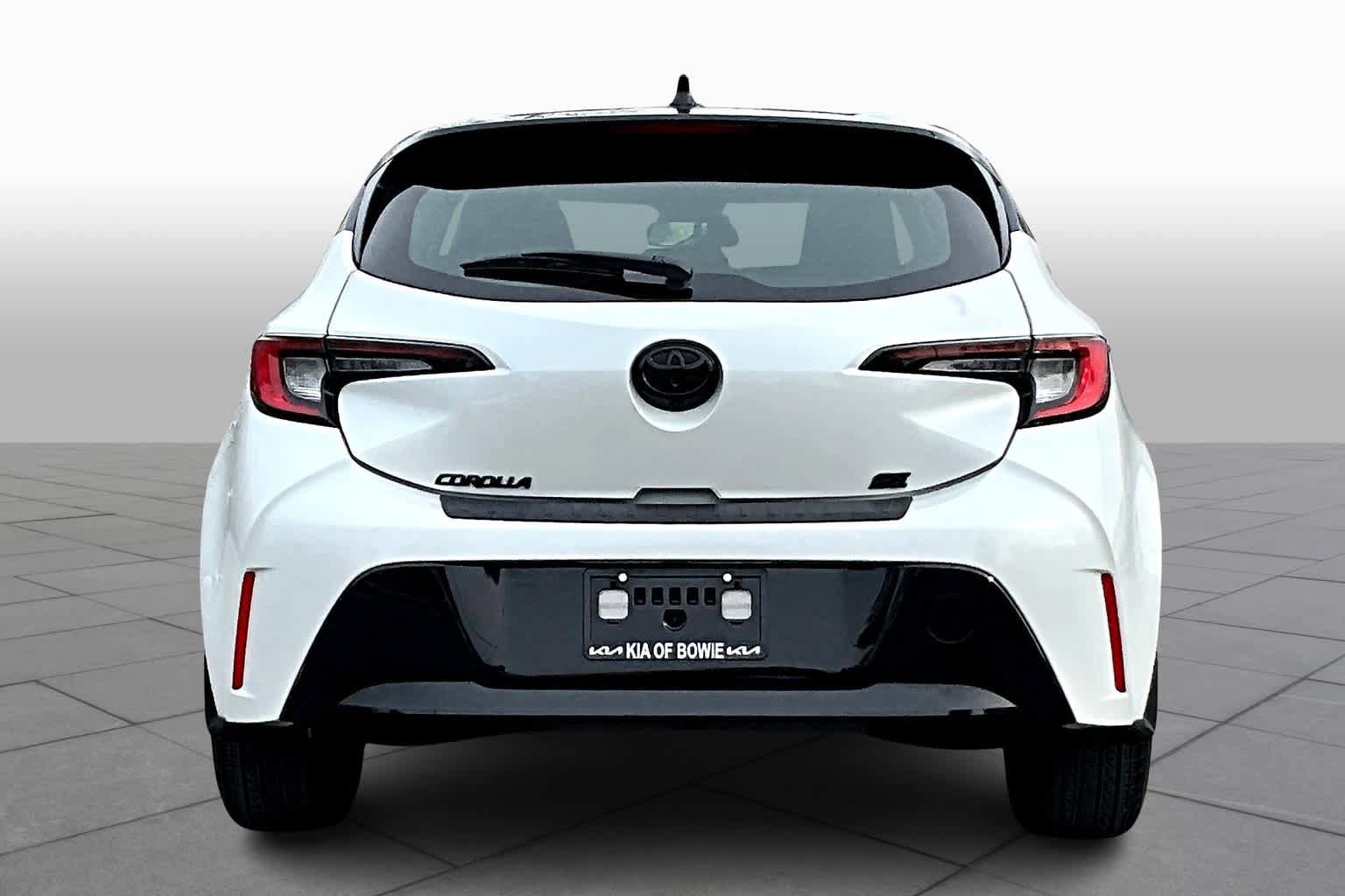Used 2024 Toyota Corolla SE w/ SE Package image 5