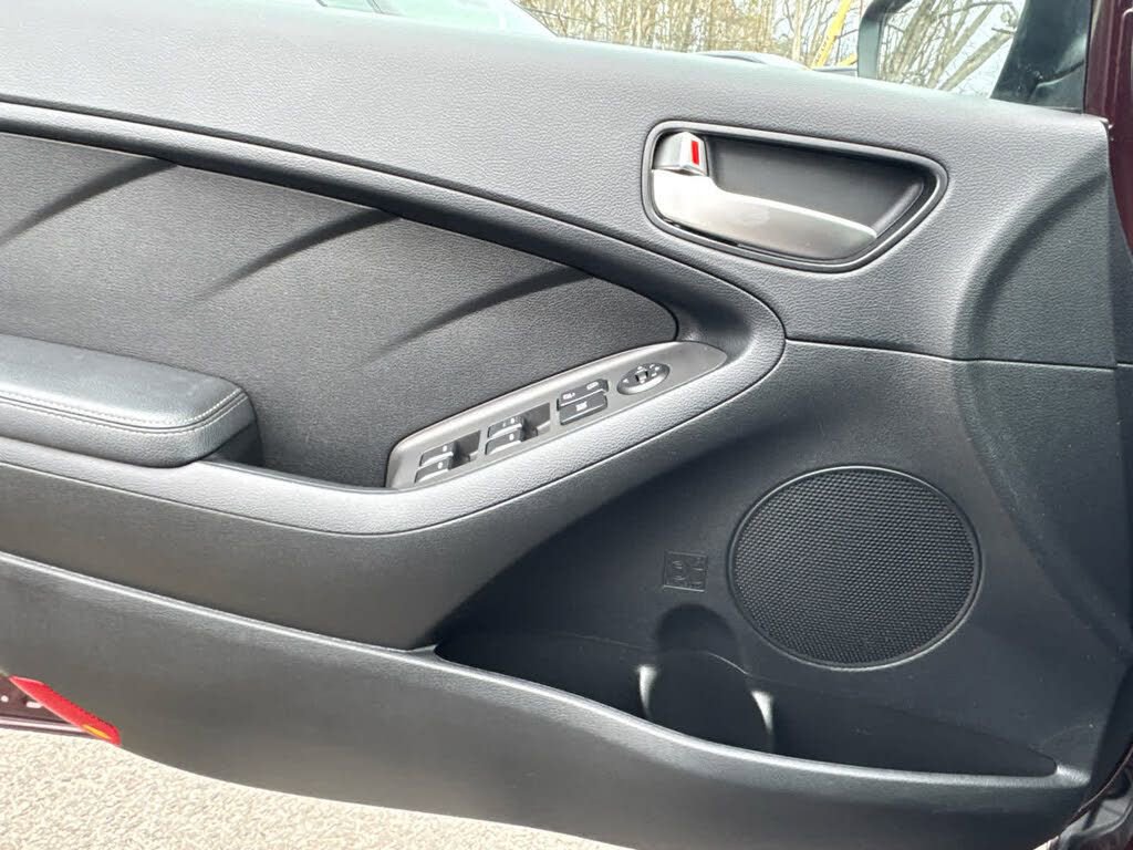 Used 2017 Kia Forte LX w/ LX Popular Package image 9