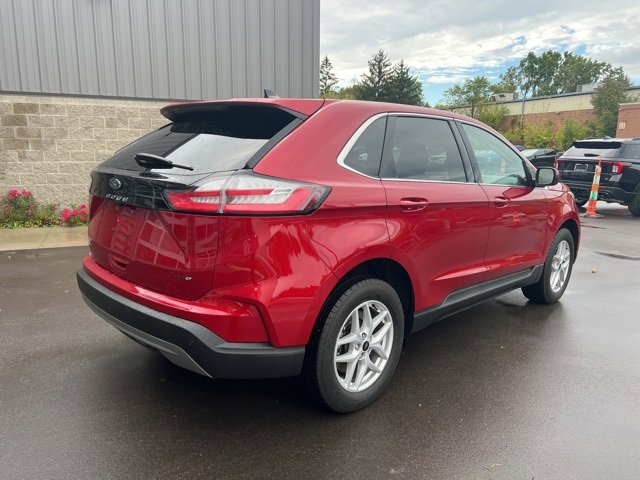 Certified 2024 Ford Edge SEL w/ Convenience Package image 5