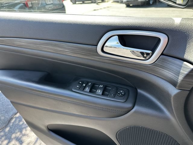Used 2022 Jeep Grand Cherokee Laredo X AWD/4WD image 31