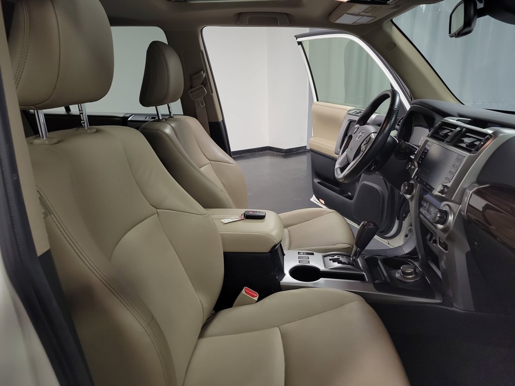 Used 2023 Toyota 4Runner Limited AWD/4WD image 34