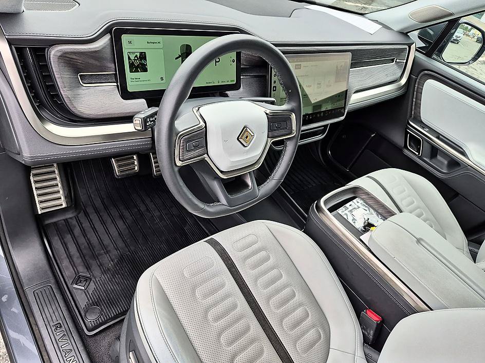Used 2023 Rivian R1S Launch Edition Quad AWD/4WD image 15