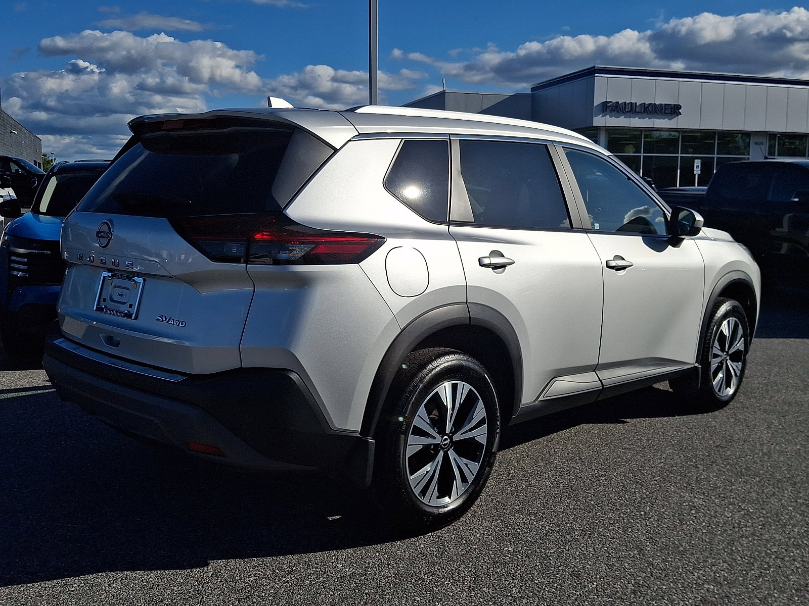 Used 2023 Nissan Rogue SV w/ SV Premium B Package AWD/4WD image 7