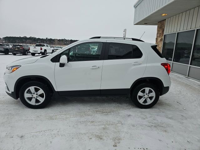 Certified 2022 Chevrolet Trax LT w/ LT Convenience Package image 2