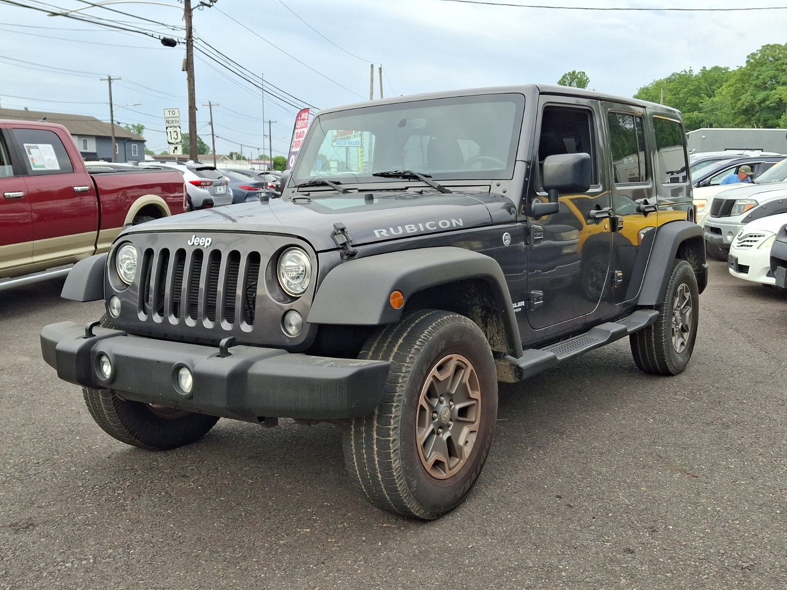 Used 2017 Jeep Wrangler Unlimited Rubicon w/ Connectivity Group AWD/4WD image 3