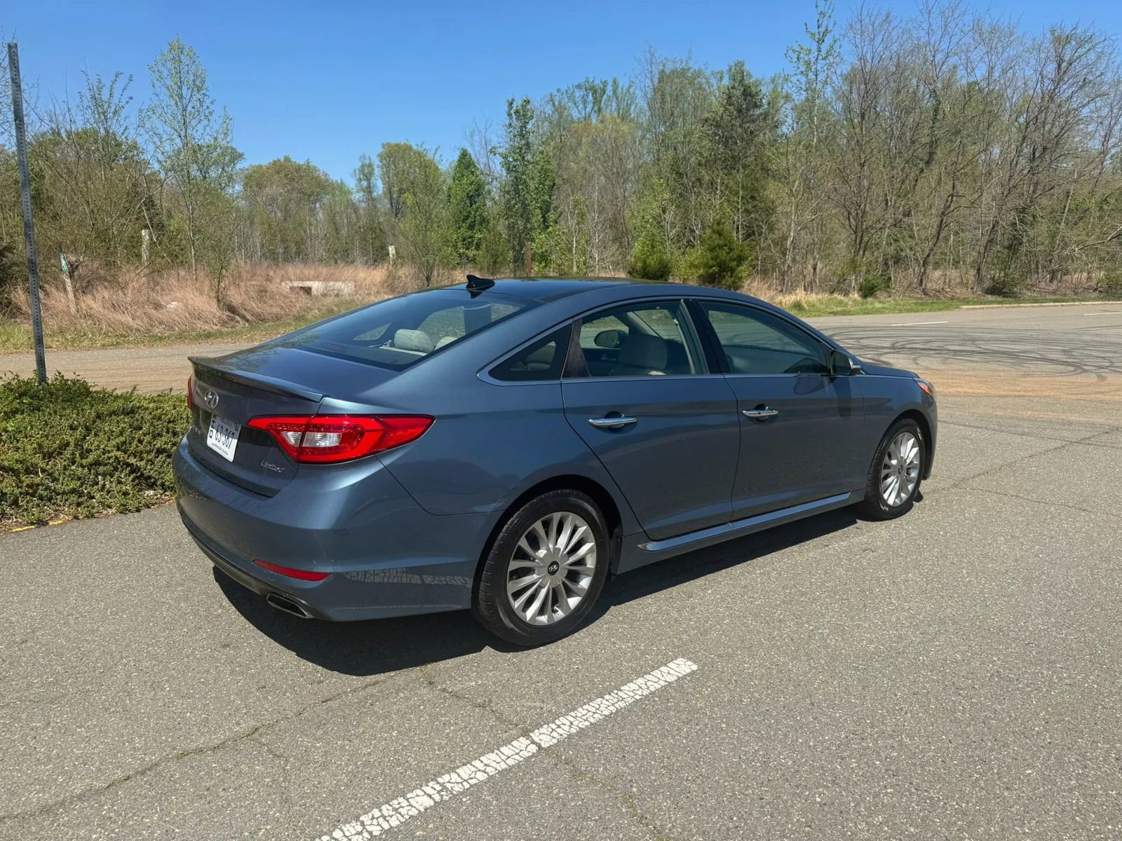 Used 2015 Hyundai Sonata Limited w/ Option Group 05 FWD image 7