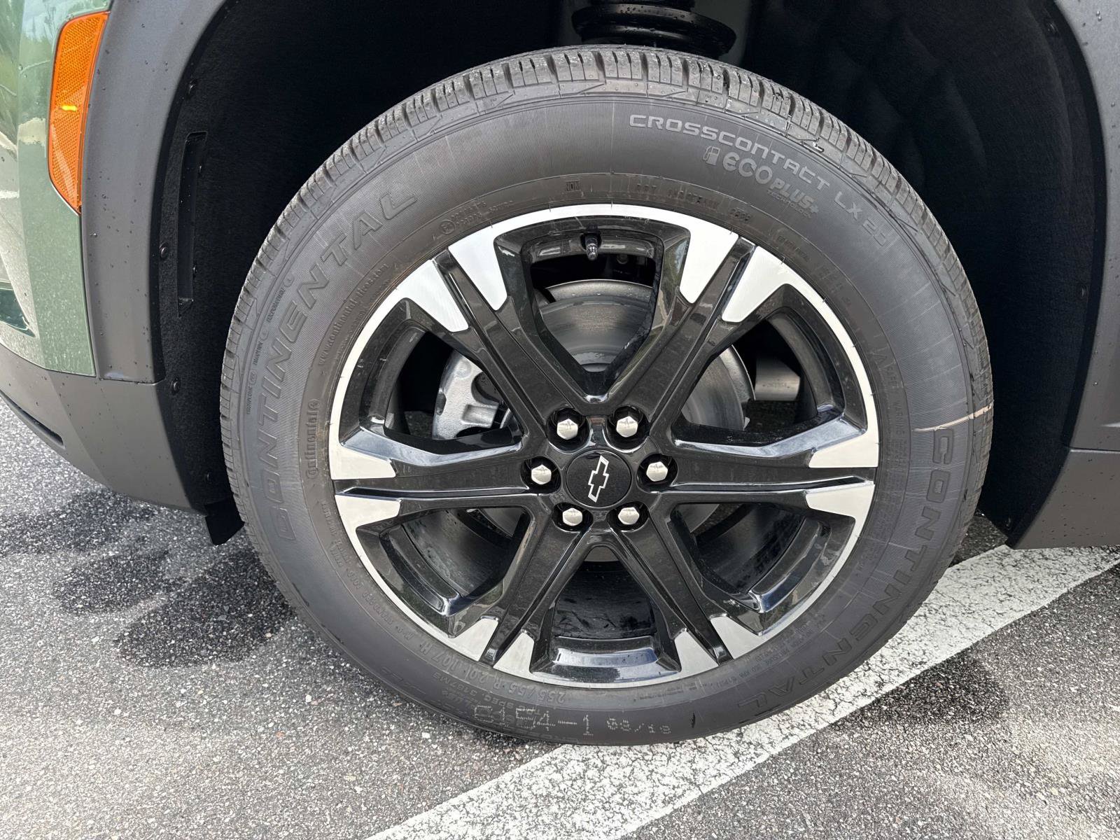 New 2027 Chevrolet Traverse LT w/ Sun and Wheel Package FWD image 34