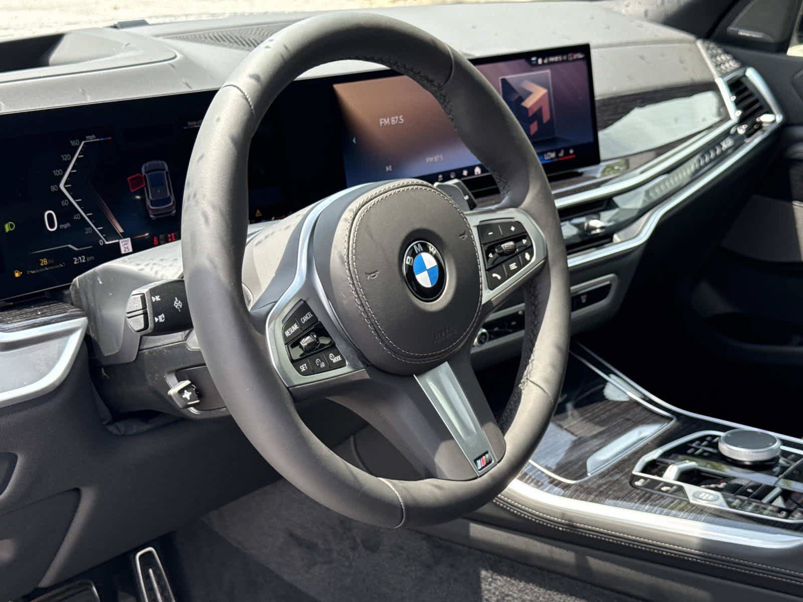 New 2026 BMW X5 xDrive40i w/ M Sport Package AWD/4WD image 2