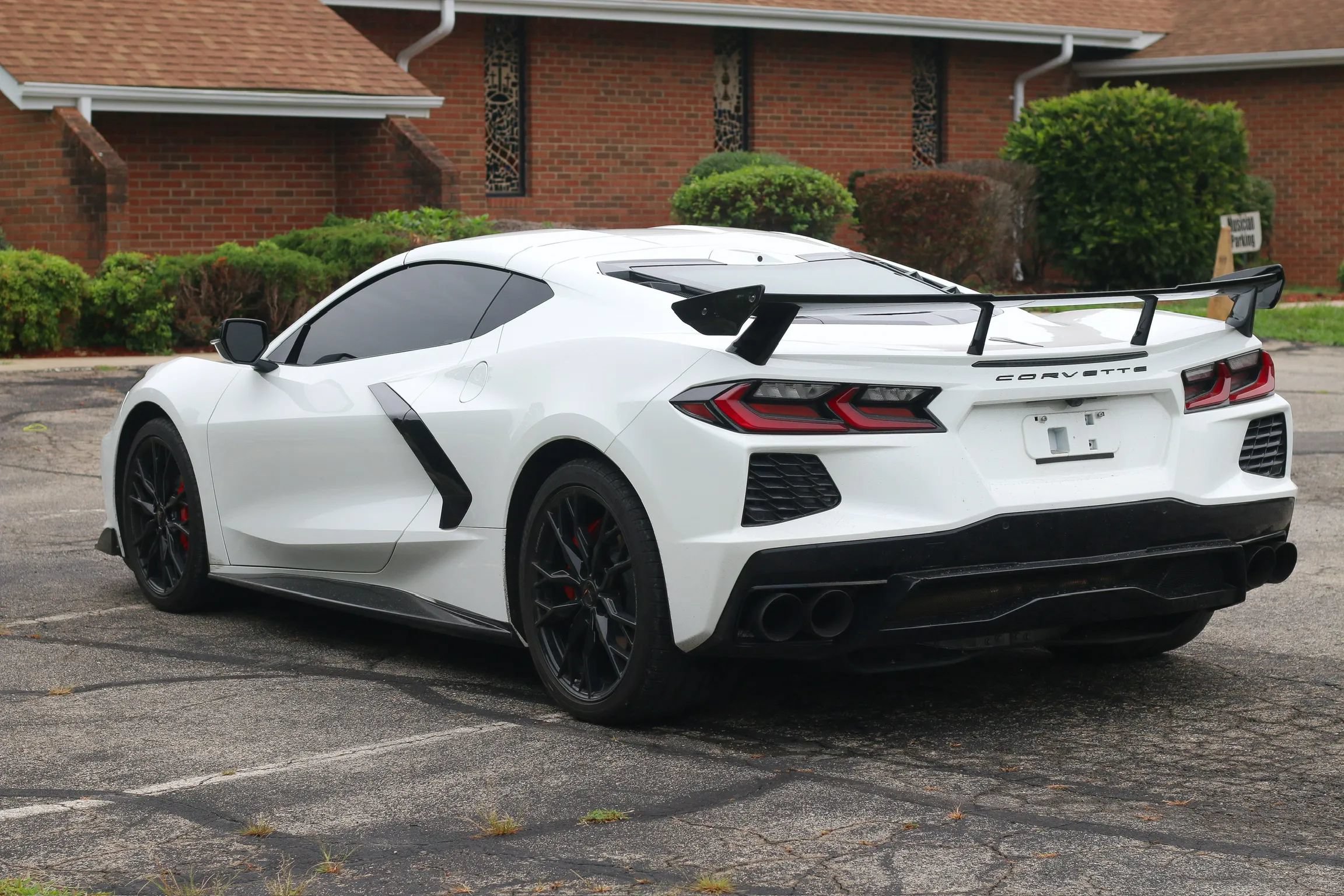 Used 2024 Chevrolet Corvette Stingray Coupe w/ 1LT RWD image 5