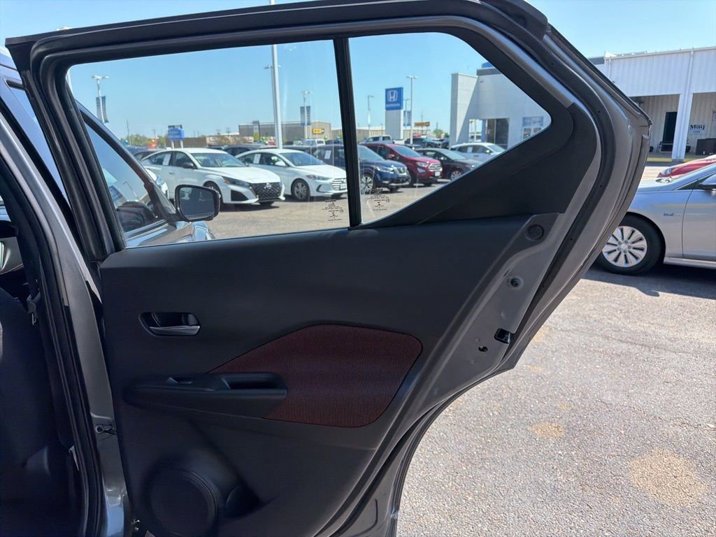 Used 2019 Nissan Kicks SR image 26