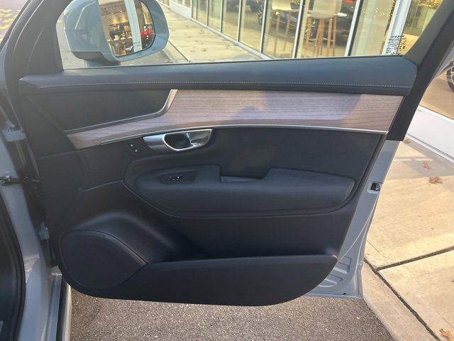 Certified 2025 Volvo XC90 B6 Plus image 14
