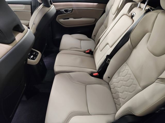 New 2025 Volvo XC90 T8 Core image 30