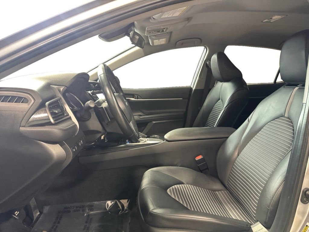 Used 2020 Toyota Camry SE image 14