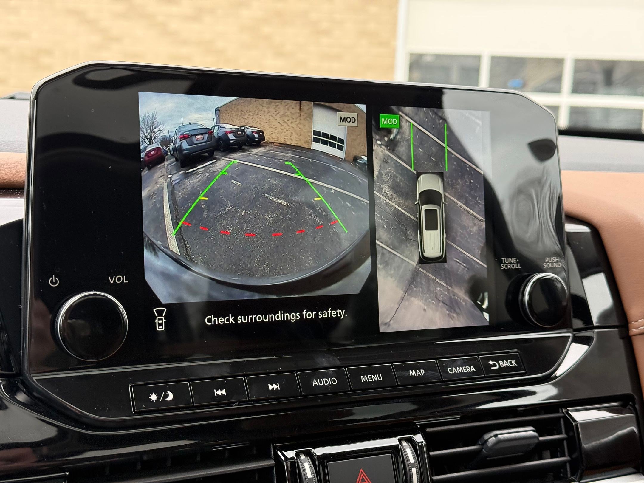 New 2025 Nissan Pathfinder Platinum image 13