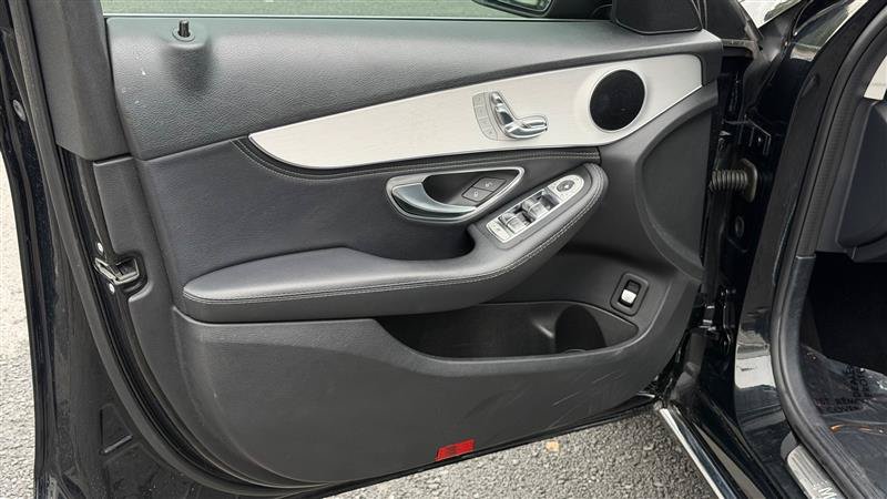 Used 2015 Mercedes-Benz C 300 Sedan image 21