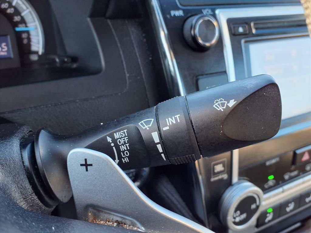 Used 2012 Toyota Camry SE image 19