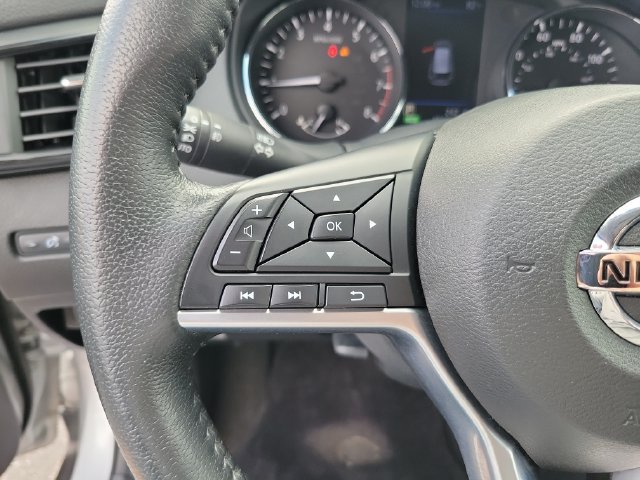 Used 2019 Nissan Rogue SL FWD image 16