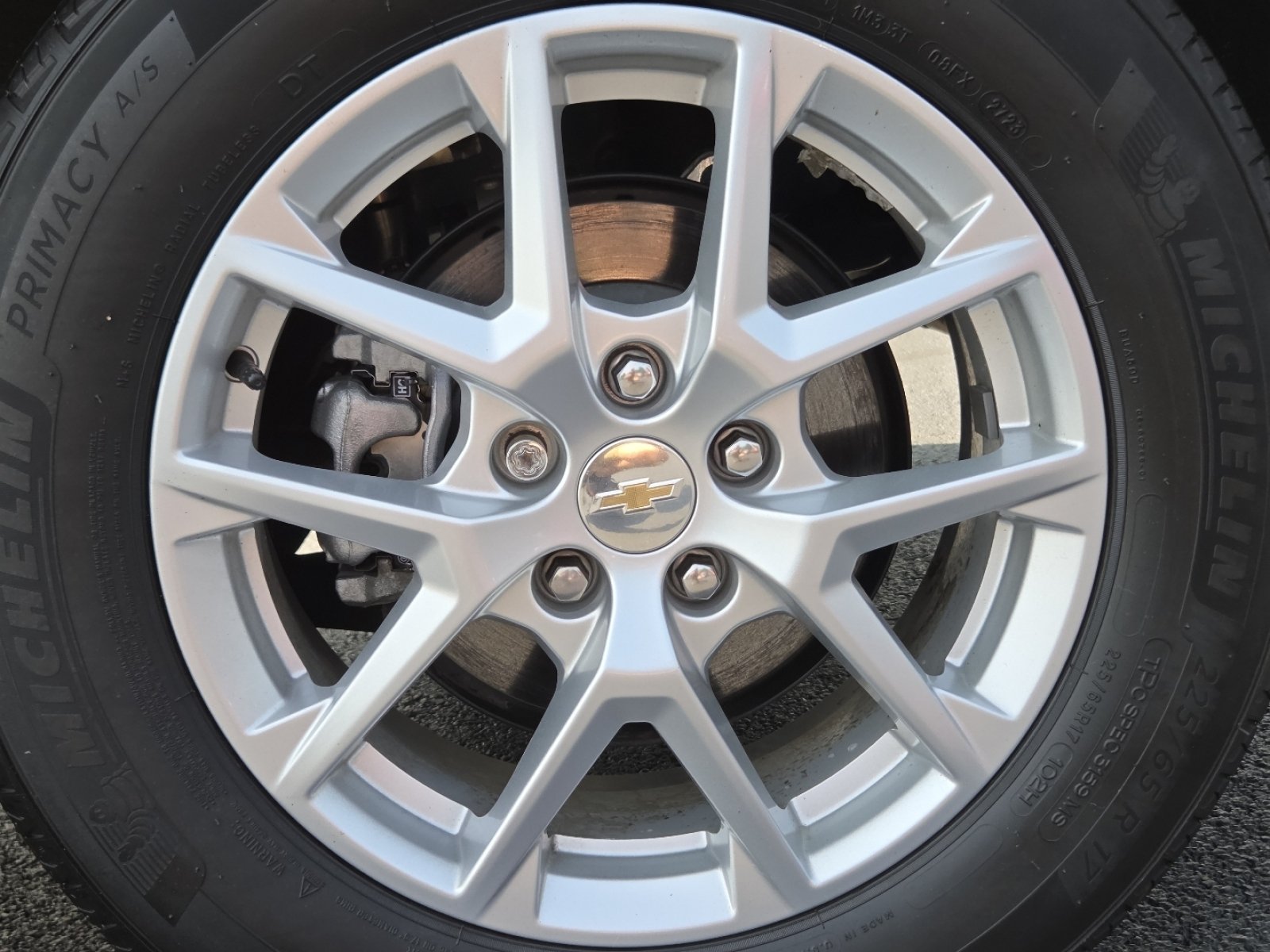 Used 2024 Chevrolet Equinox LT w/ LPO, Floor Liner Package FWD image 12