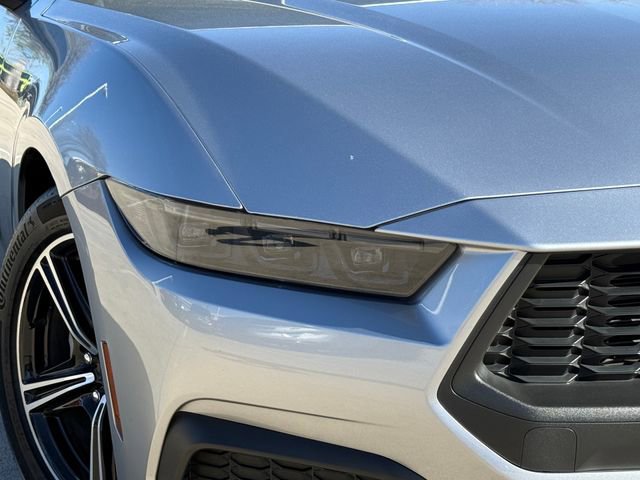 Used 2025 Ford Mustang EcoBoost image 3