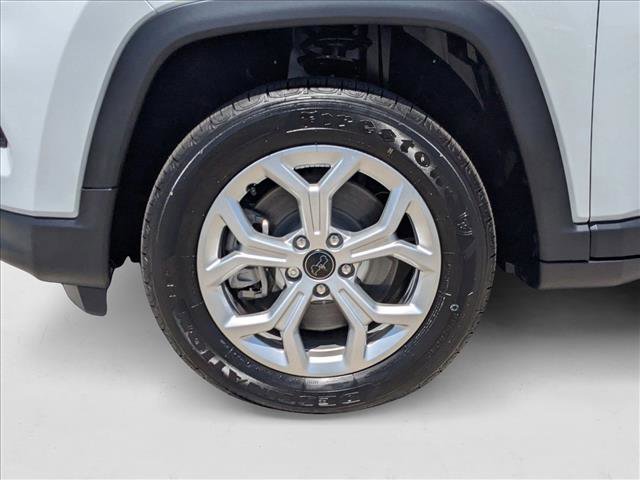 New 2025 Jeep Compass Latitude image 10