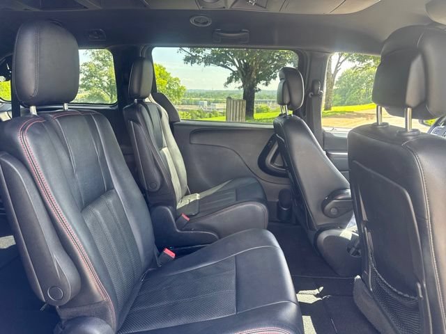 Used 2016 Dodge Grand Caravan R/T FWD image 11