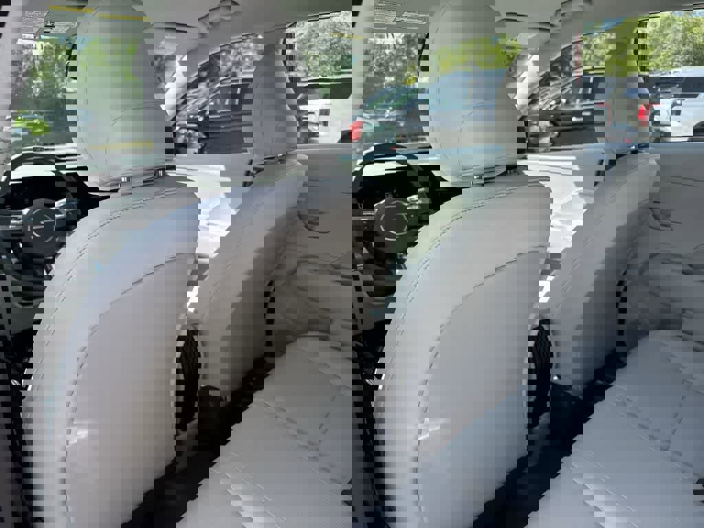 New 2025 Hyundai Kona SE image 18