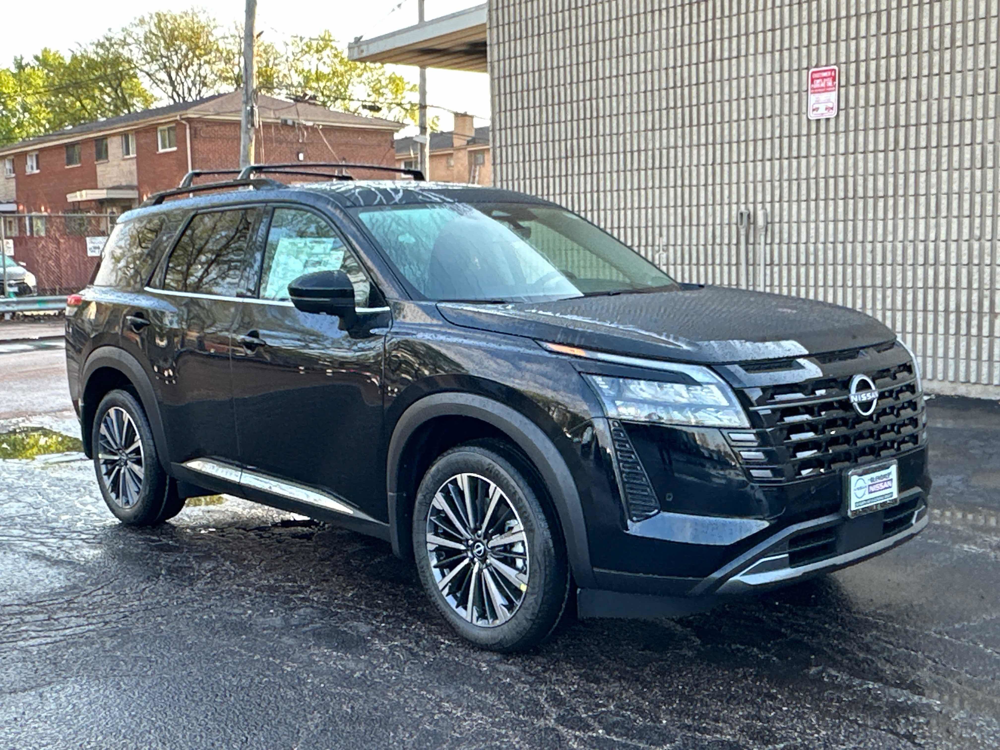 New 2026 Nissan Pathfinder Platinum AWD/4WD image 3