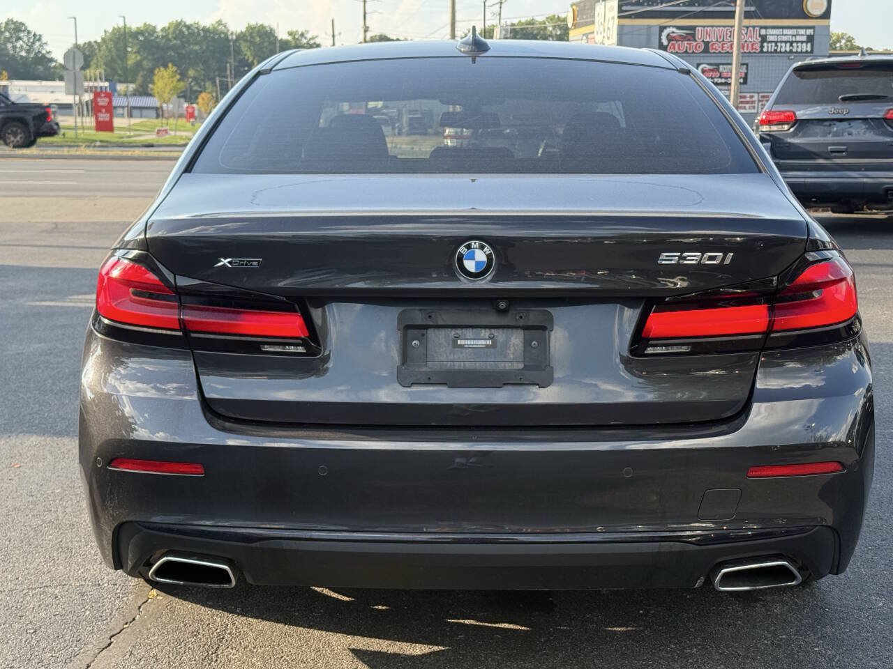 Used 2021 BMW 530i xDrive w/ Convenience Package AWD/4WD image 4