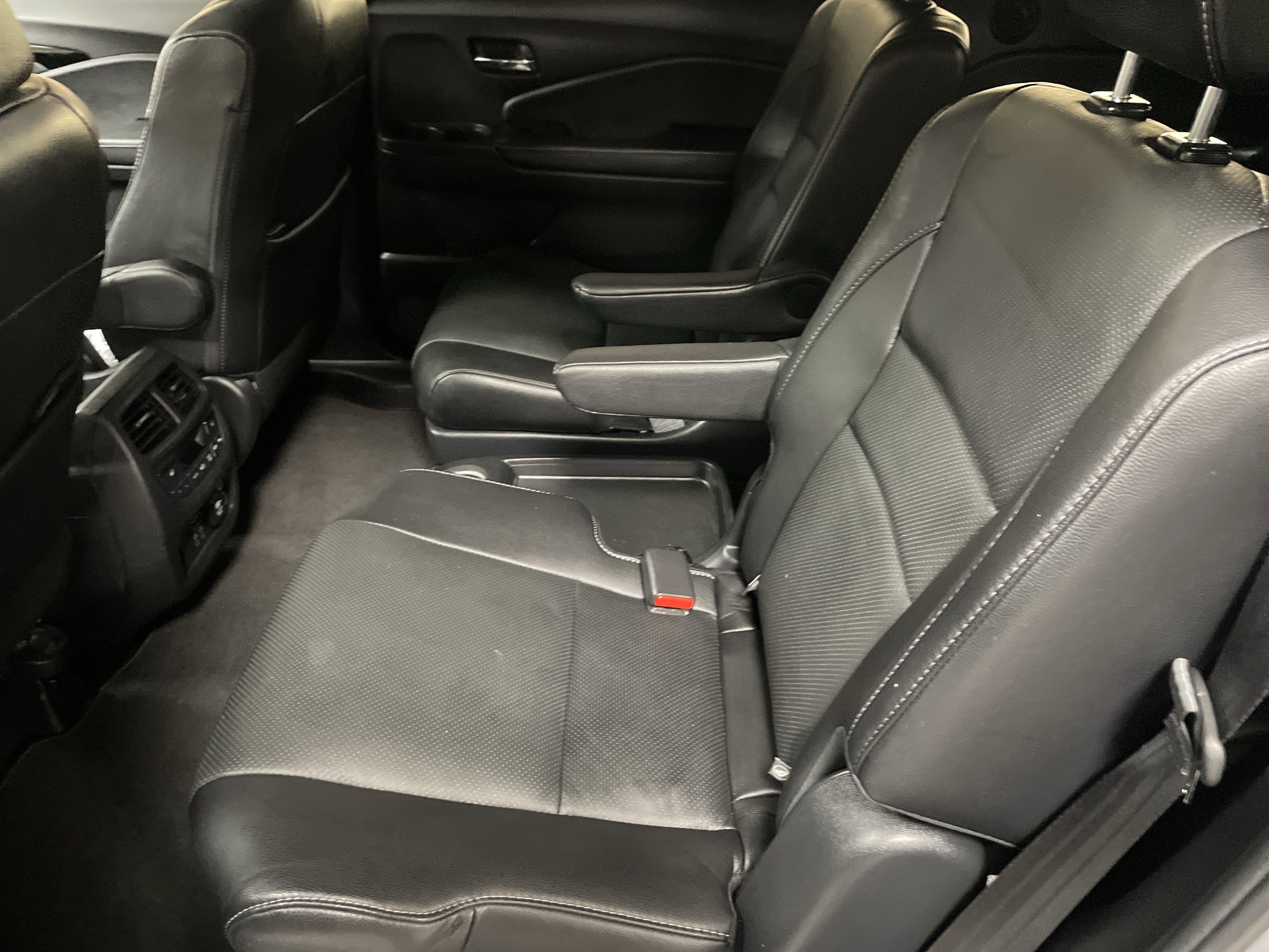Used 2019 Honda Pilot Elite image 32