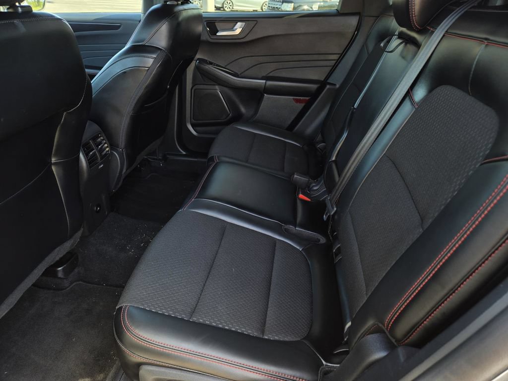 Used 2025 Ford Escape ST-Line Select AWD/4WD image 37