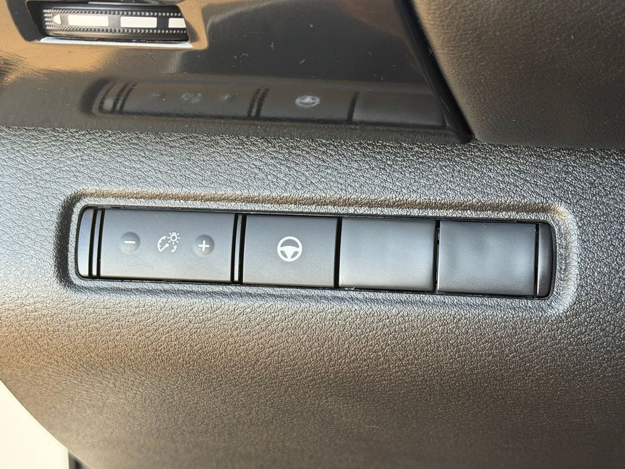 Certified 2024 Nissan Pathfinder SV FWD image 22