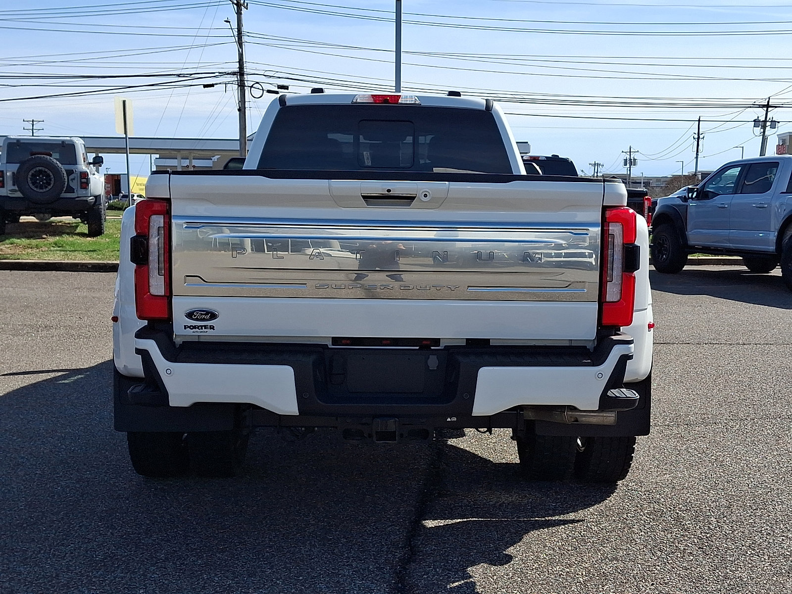 Certified 2024 Ford F450 Platinum w/ FX4 Off-Road Package image 8