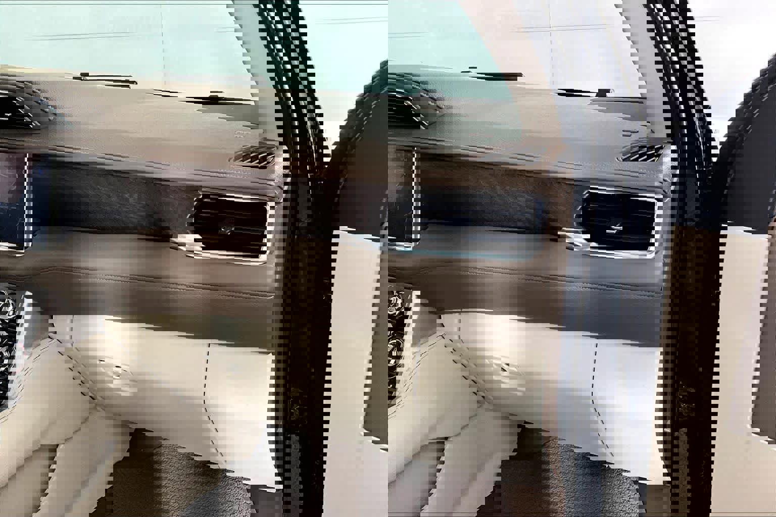 Certified 2024 GMC Yukon XL Denali image 17