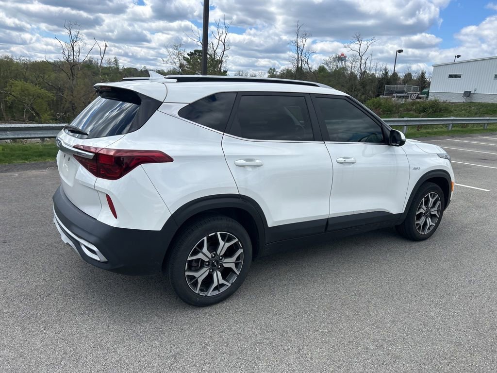 Certified 2022 Kia Seltos EX image 6