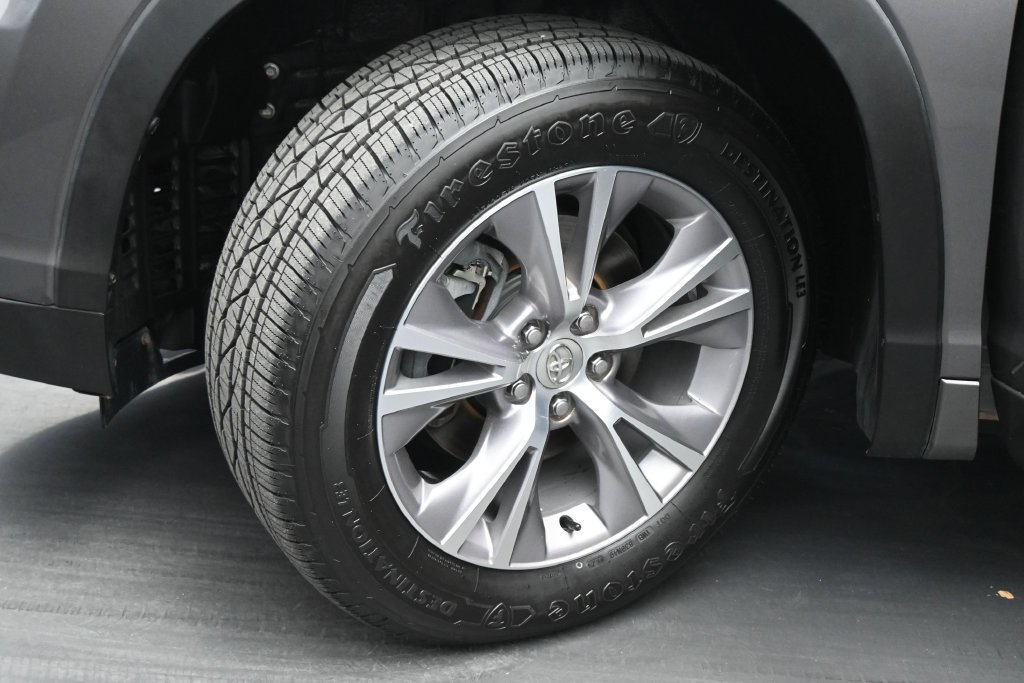 Used 2015 Toyota Highlander XLE FWD image 19