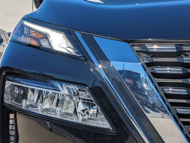 Used 2023 Nissan Rogue SV image 11