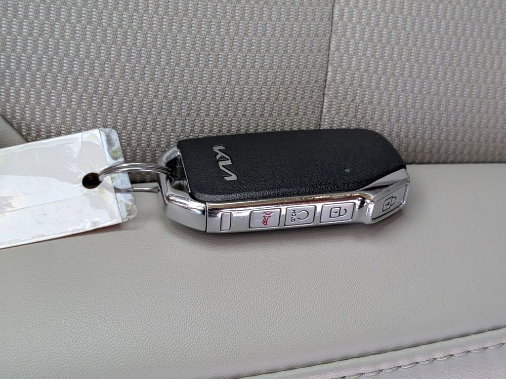 Used 2023 Kia Niro EX Touring image 35