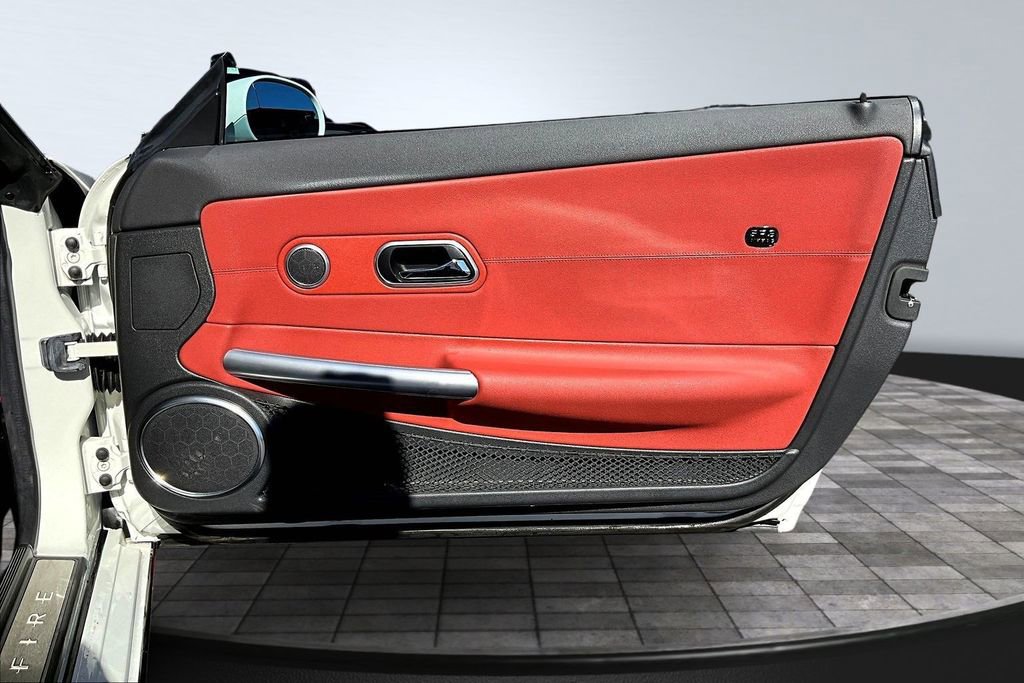 Used 2004 Chrysler Crossfire Coupe image 23