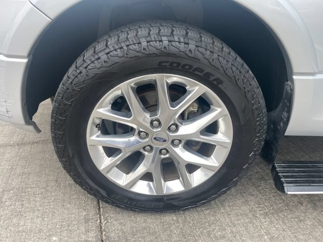 Used 2016 Ford Expedition Limited w/ Equipment Group 301A AWD/4WD image 29