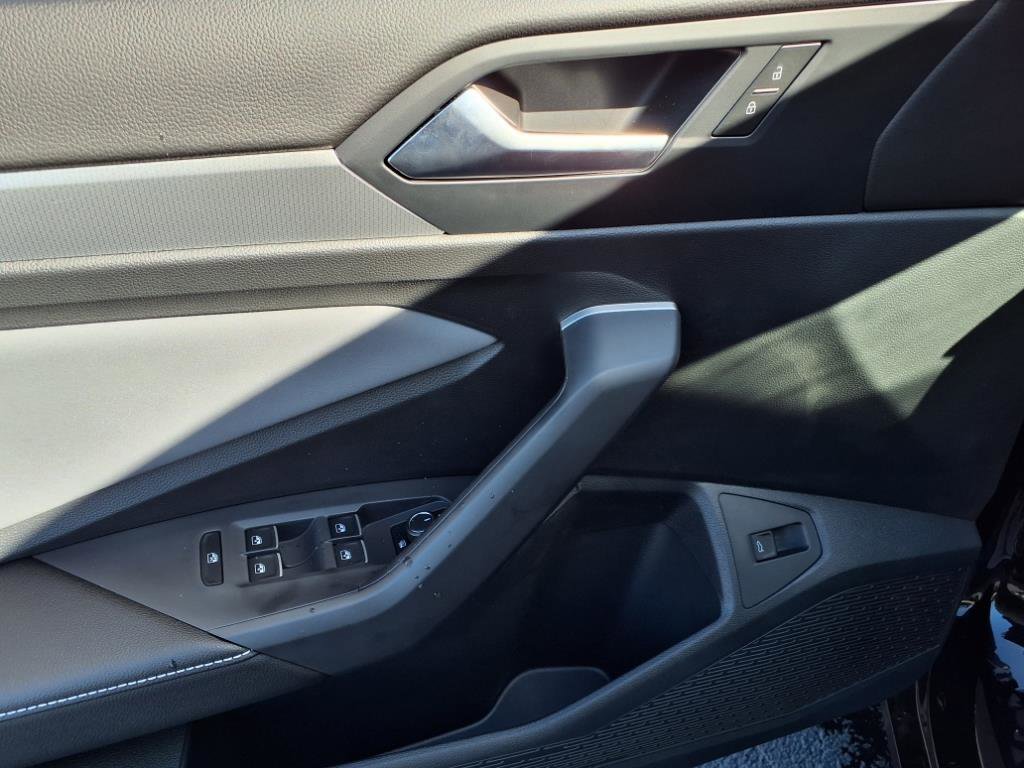 New 2025 Volkswagen Jetta SE image 12