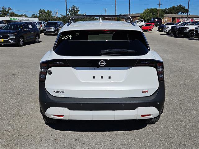Used 2025 Nissan Kicks SR image 4