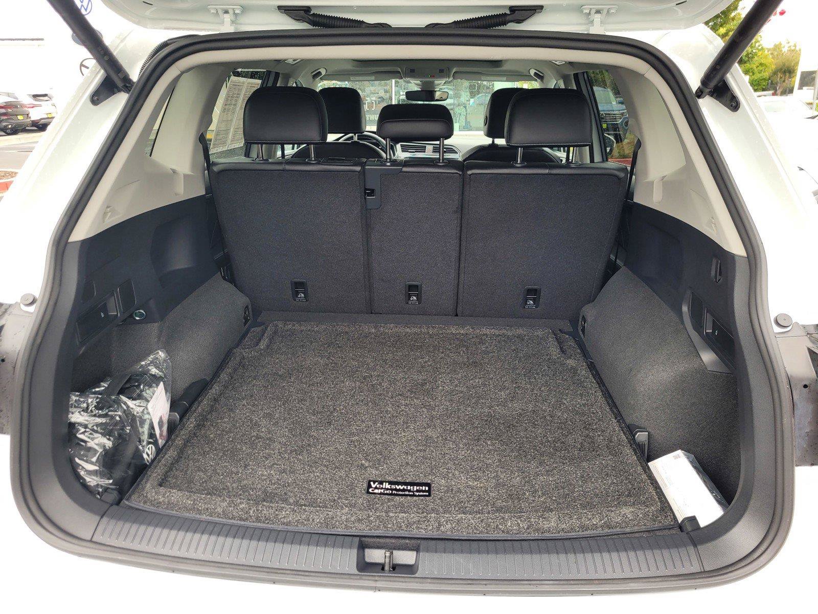 Certified 2024 Volkswagen Tiguan SE AWD/4WD image 36