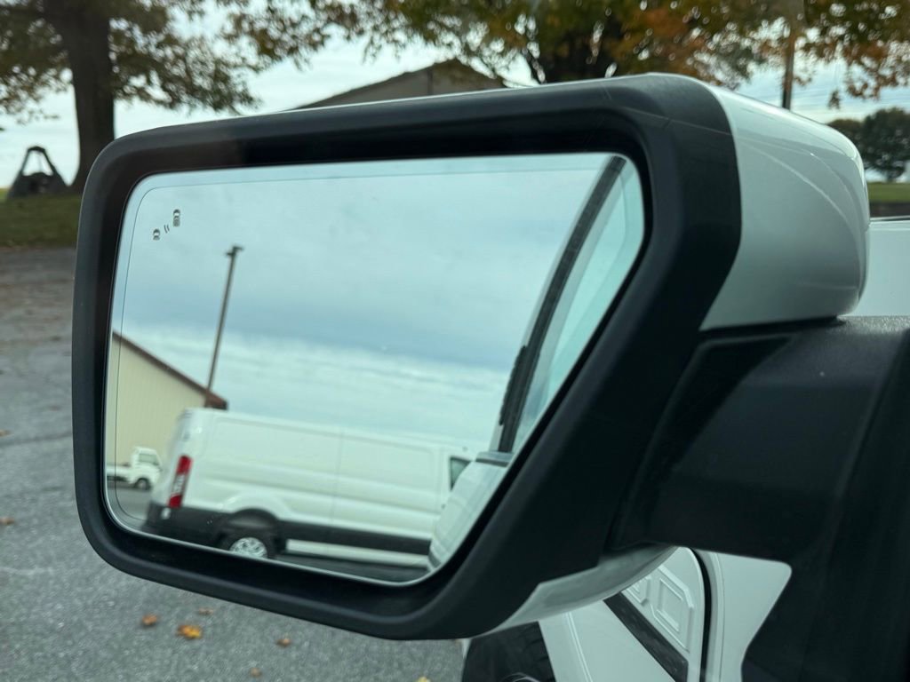 Used 2023 Ford F150 Lightning Lariat image 12