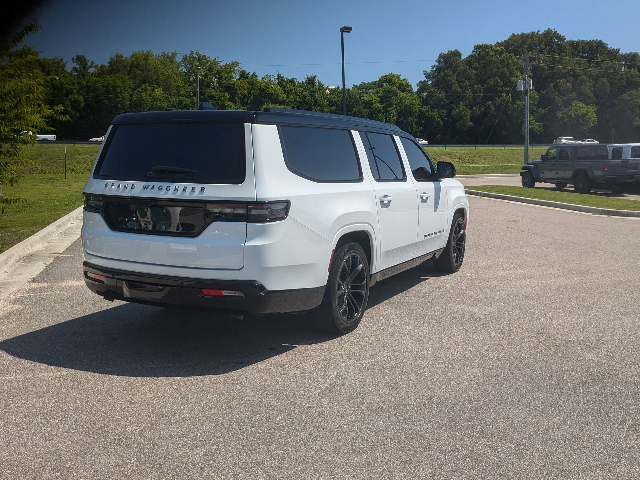 Used 2024 Jeep Grand Wagoneer L Series III w/ Quick Order Packagew 28T image 3