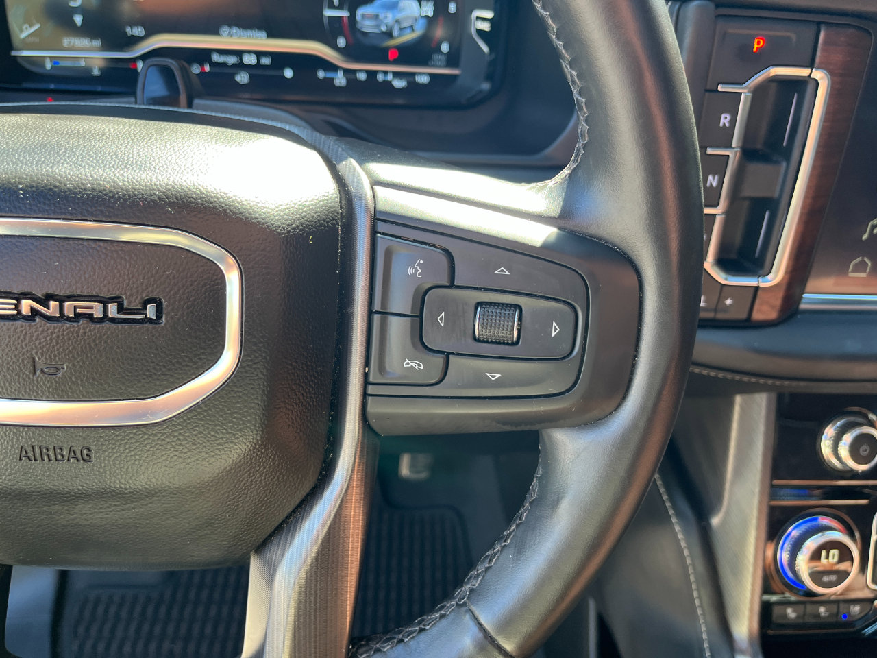 Used 2024 GMC Yukon Denali Ultimate image 20