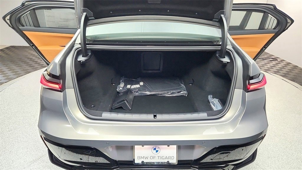 New 2026 BMW 740i xDrive image 9