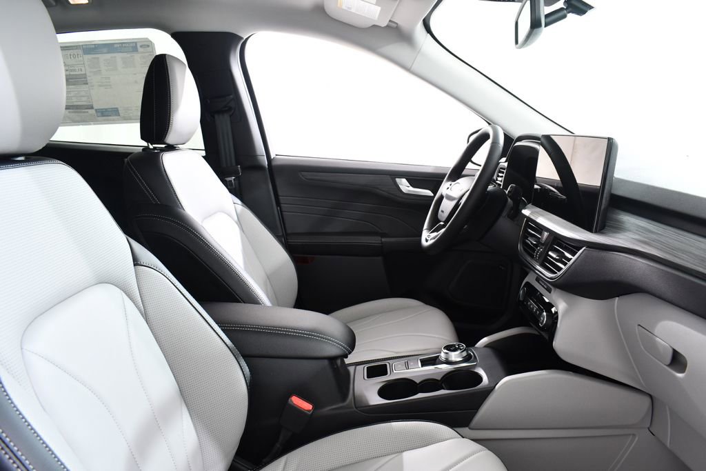 New 2025 Ford Escape SE w/ PHEV Premium Package image 10